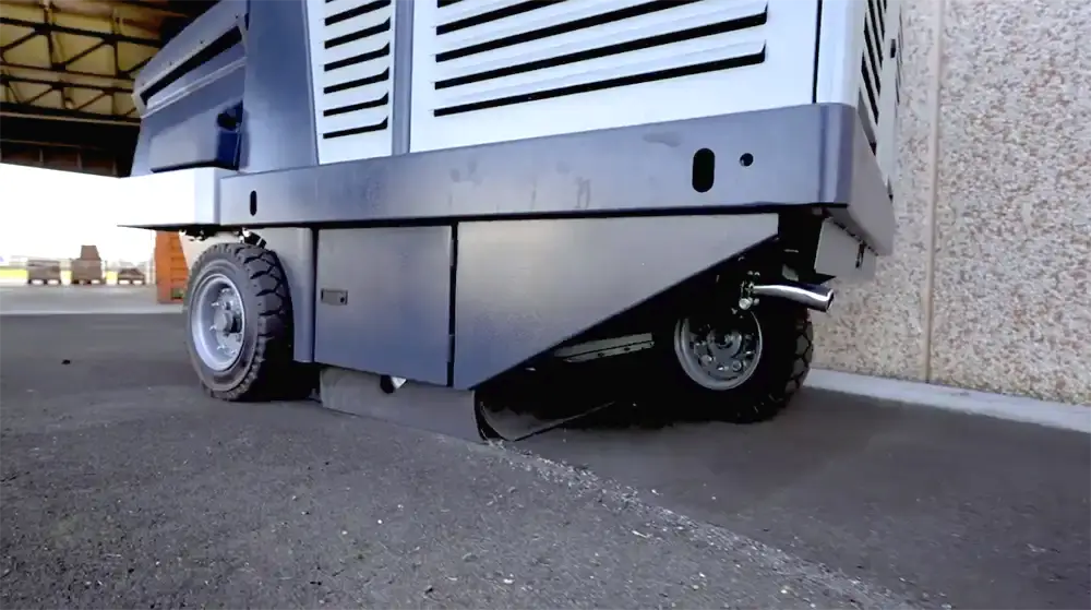 Dirección asistida con hidroguía de la barredora BHIOR BS1600HD
