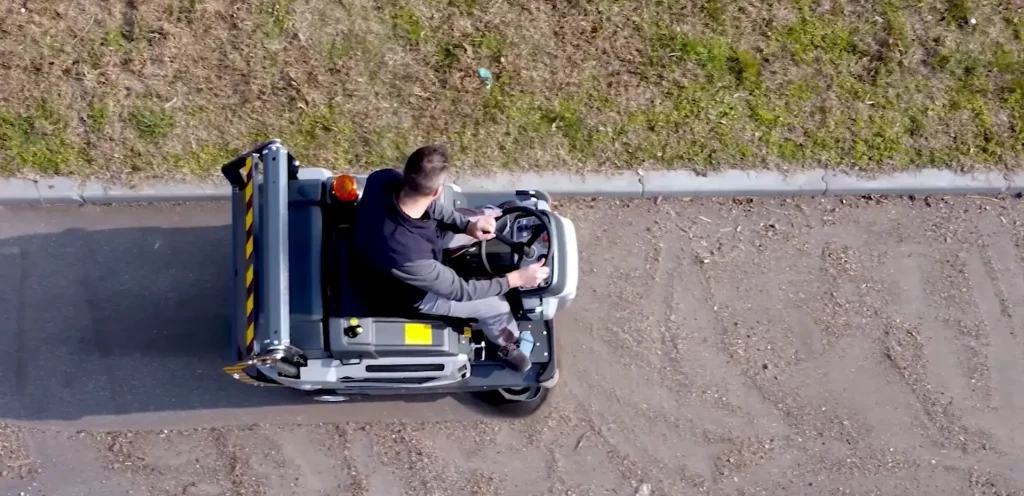 Detalle de barredora industrial bhior BS1300HXL