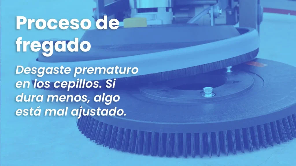 Desgaste prematuro de cepillos en limpieza industrial sobre suelo abrasivo